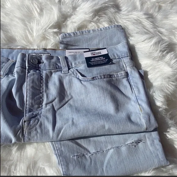 Plus Size Tommy Hilfiger Stretchy High Rise Jeans - Picture 16 of 16